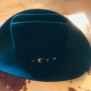 Black Felt Resistol 4xxx size 6-7/8